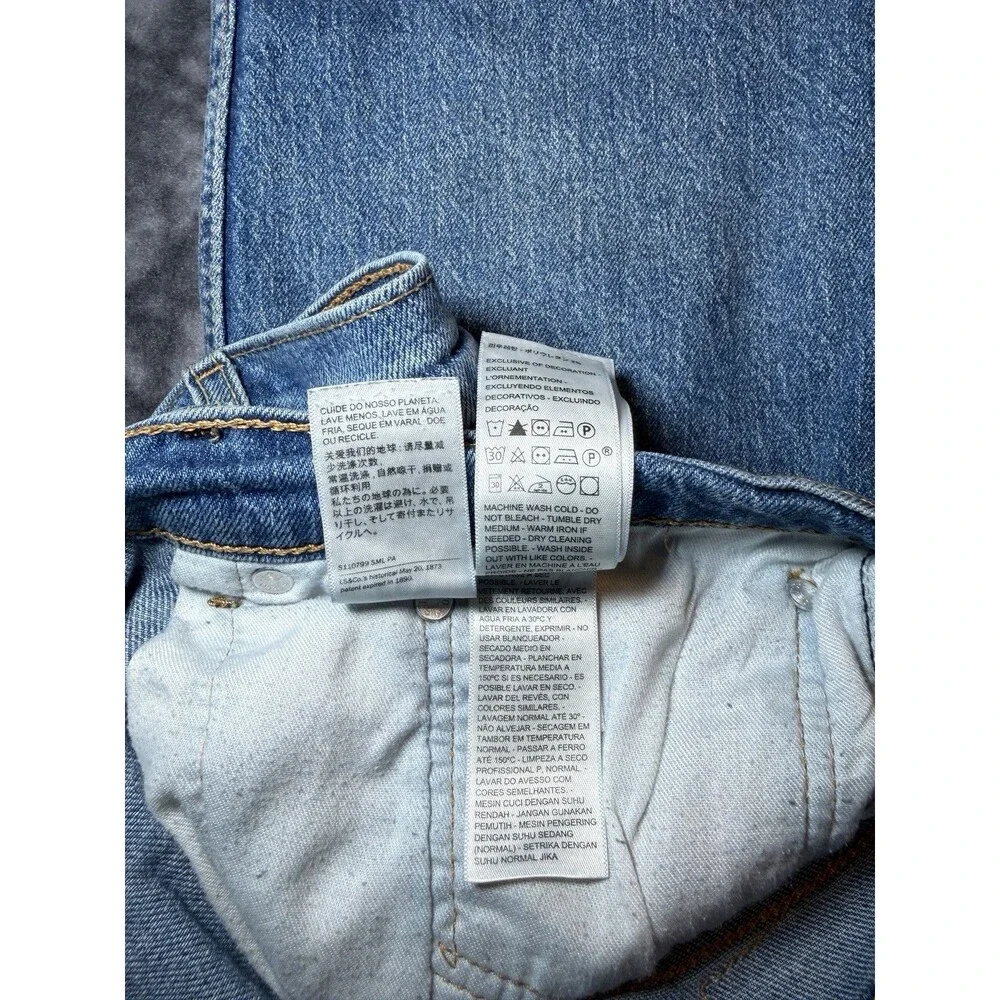 Levi's Men's 505 Blue Light Wash Straight Fit Stretch Denim Jeans 5-Pocket
